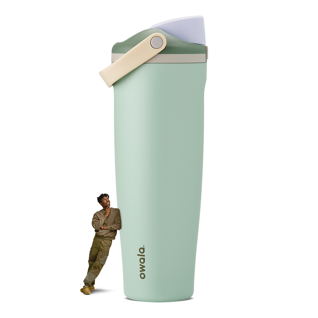 FreeSip Sway 40oz tumbler in Eucalyptus